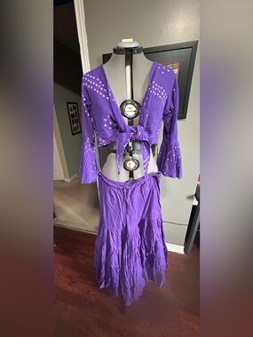 Purple Two Piece Dance Costume. Size 32. Choli Top and Mega Flared Pants.